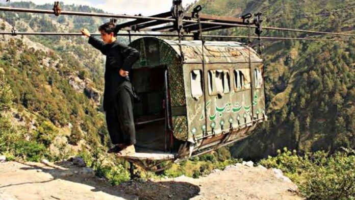 Pakistan Army Helicopter Rescues Trapped Children
